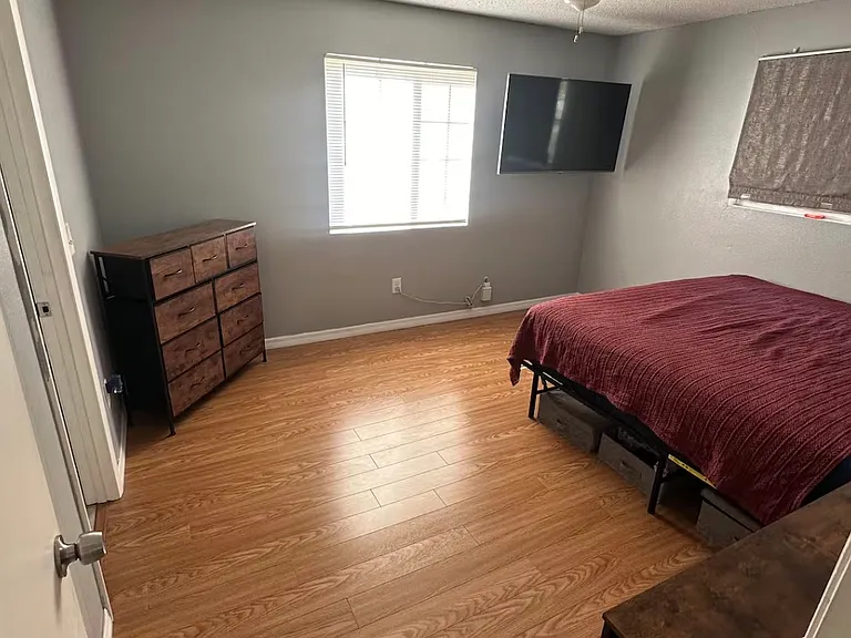 3503 E 8th Ave — Photo 8