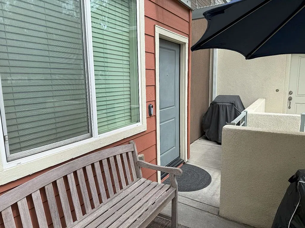 3 bed, 1604 sqft, $3,700 — Photo 3