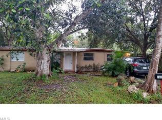 1220 Pine St, Naples, FL 34104