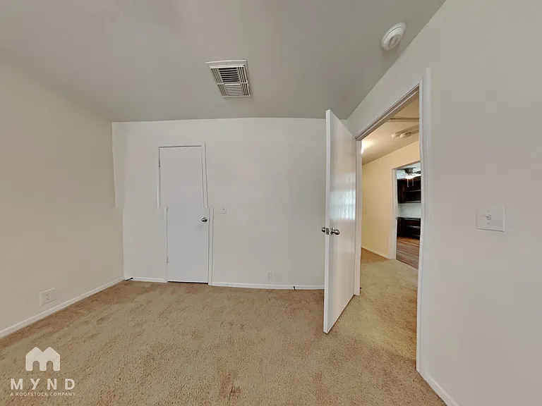 3338 Becker Glen St — Photo 13
