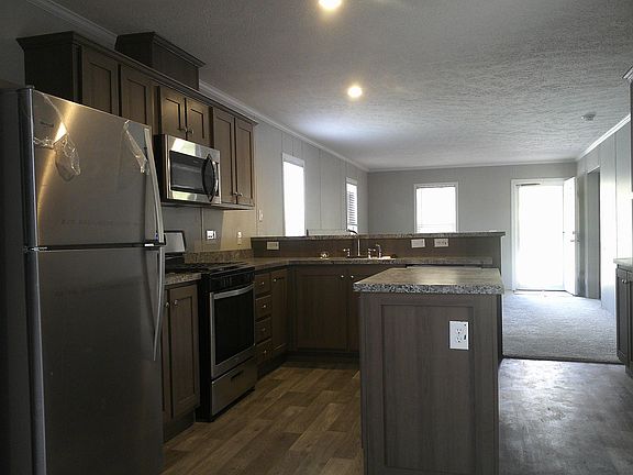 2nd image of 289 Walnut Ave #289