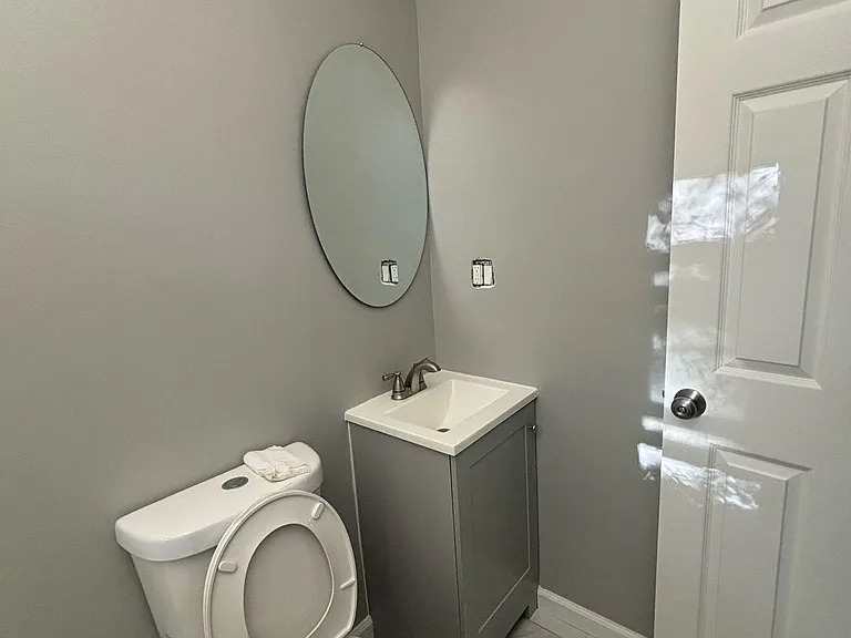 8306 Roanoke Ave #5 — Photo 5