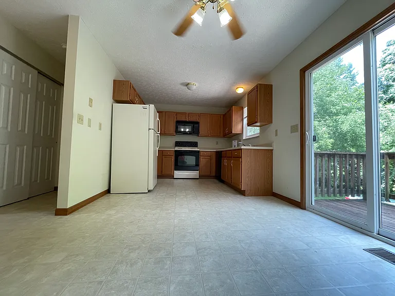 816 Woodsedge Dr #816 — Photo 5