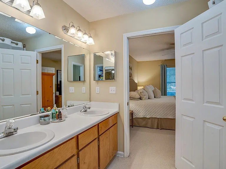 3498 Chatelaine Ct — Photo 17