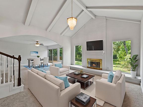 2nd image of 25811 Timber Lakes Dr