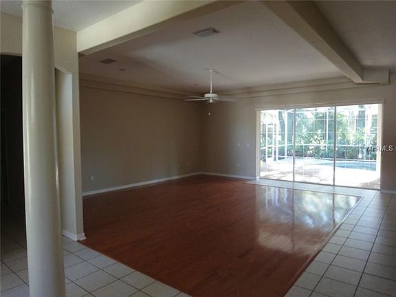 4th image of 2220 Valrico Forest Dr