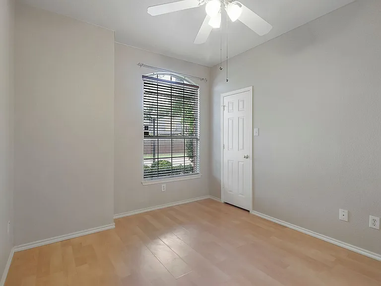 701 Bella Vista Dr — Photo 20