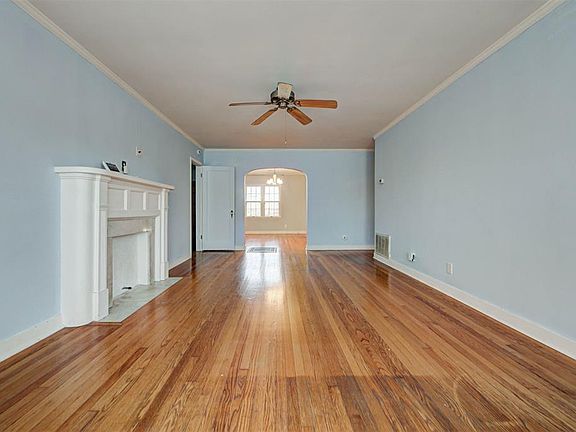 3rd image of 2233 NW 27th St