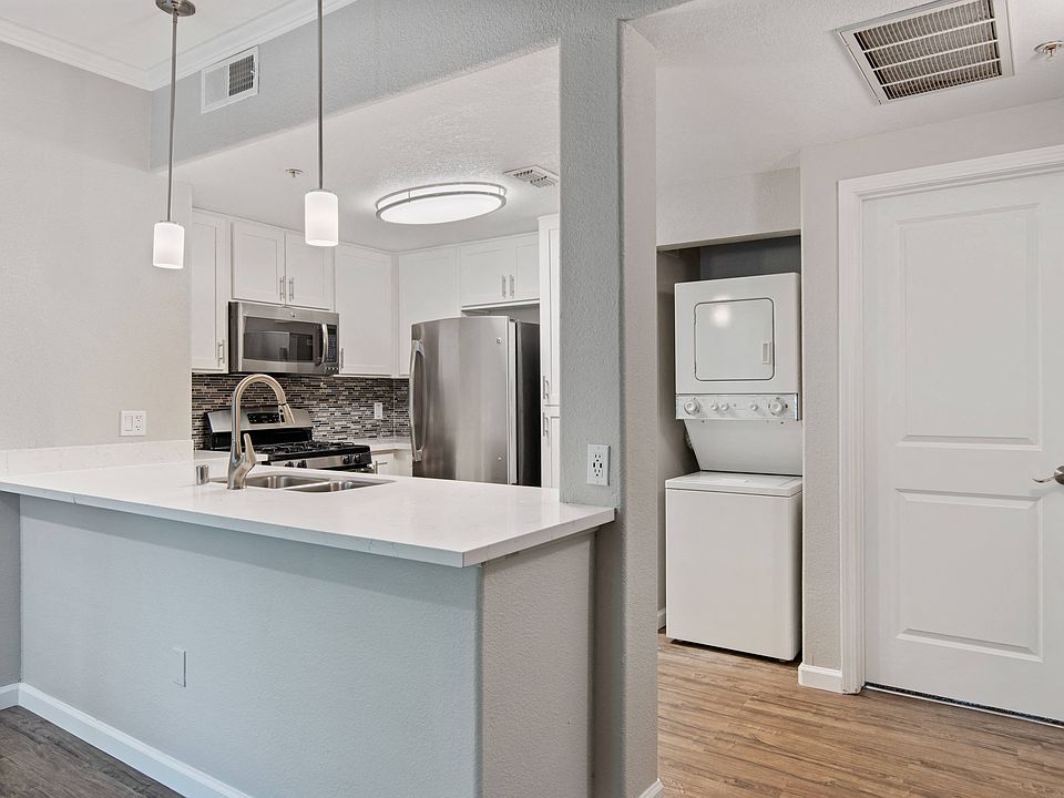 Upgraded kitchens at Ascent at the Galleria in Roseville, California