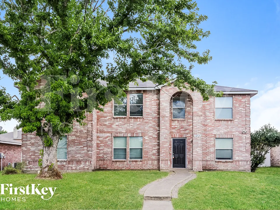1273 Longleaf Dr