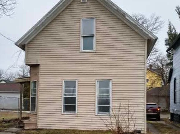 1316 Sanford St, Muskegon, MI 49441