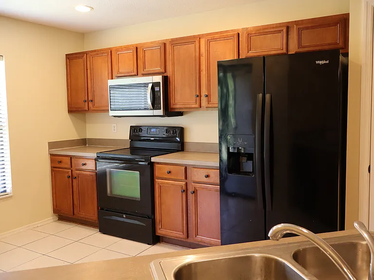 2503 Oleander Lakes Dr — Photo 3