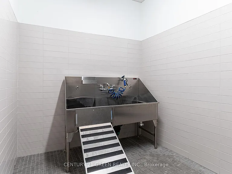 1333 Weber St E #306 — Photo 10