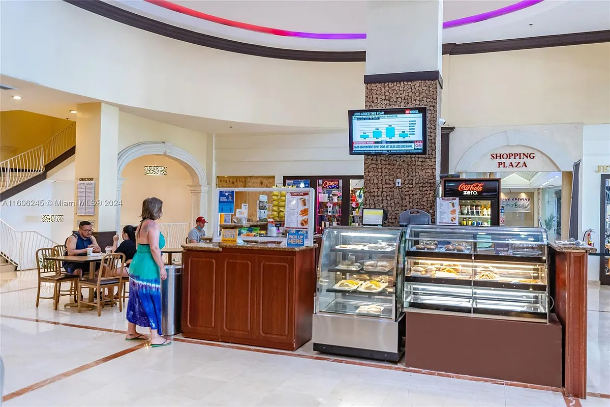 Building Photo - 19201 Collins Ave #318