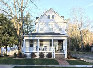 102 Tappan Rd, Harrington Park, NJ 07640