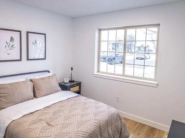 Elevate Apartments at Hawkeye - Student Housing — Photo 26