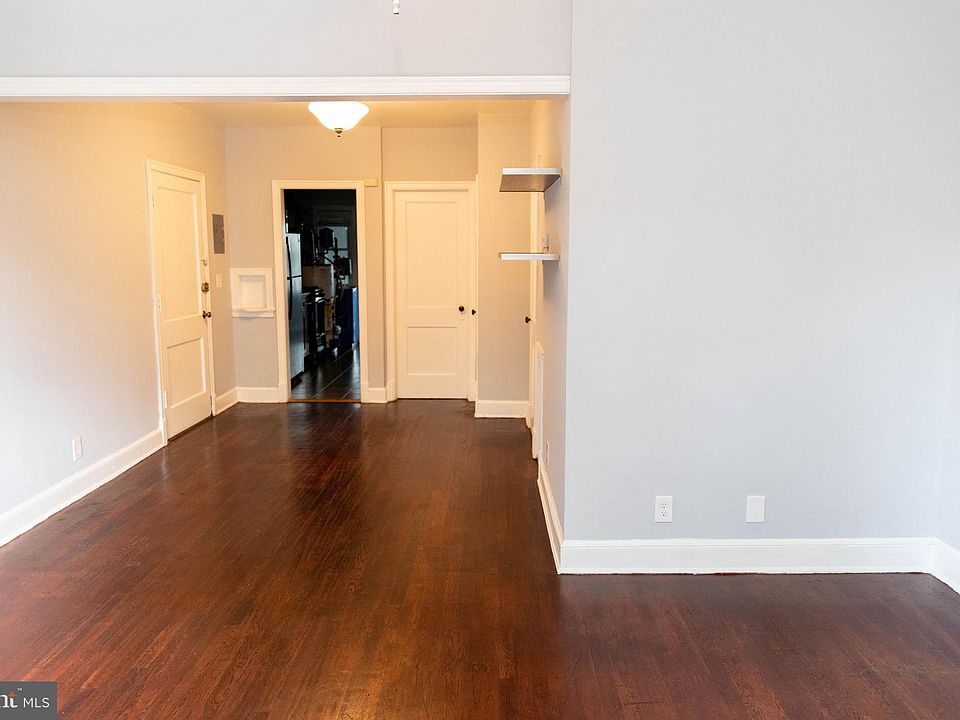 1st image of 3935 9th St NE
