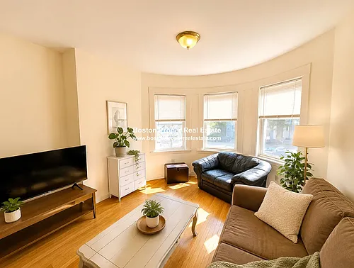 1404 Beacon St Photo 1