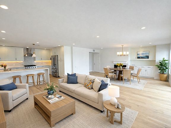 3rd image of 308 Pershing Dr APT C