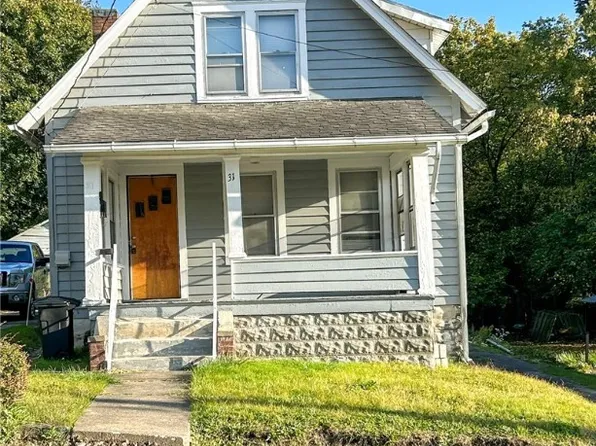 31 Walter St, Campbell, OH 44405