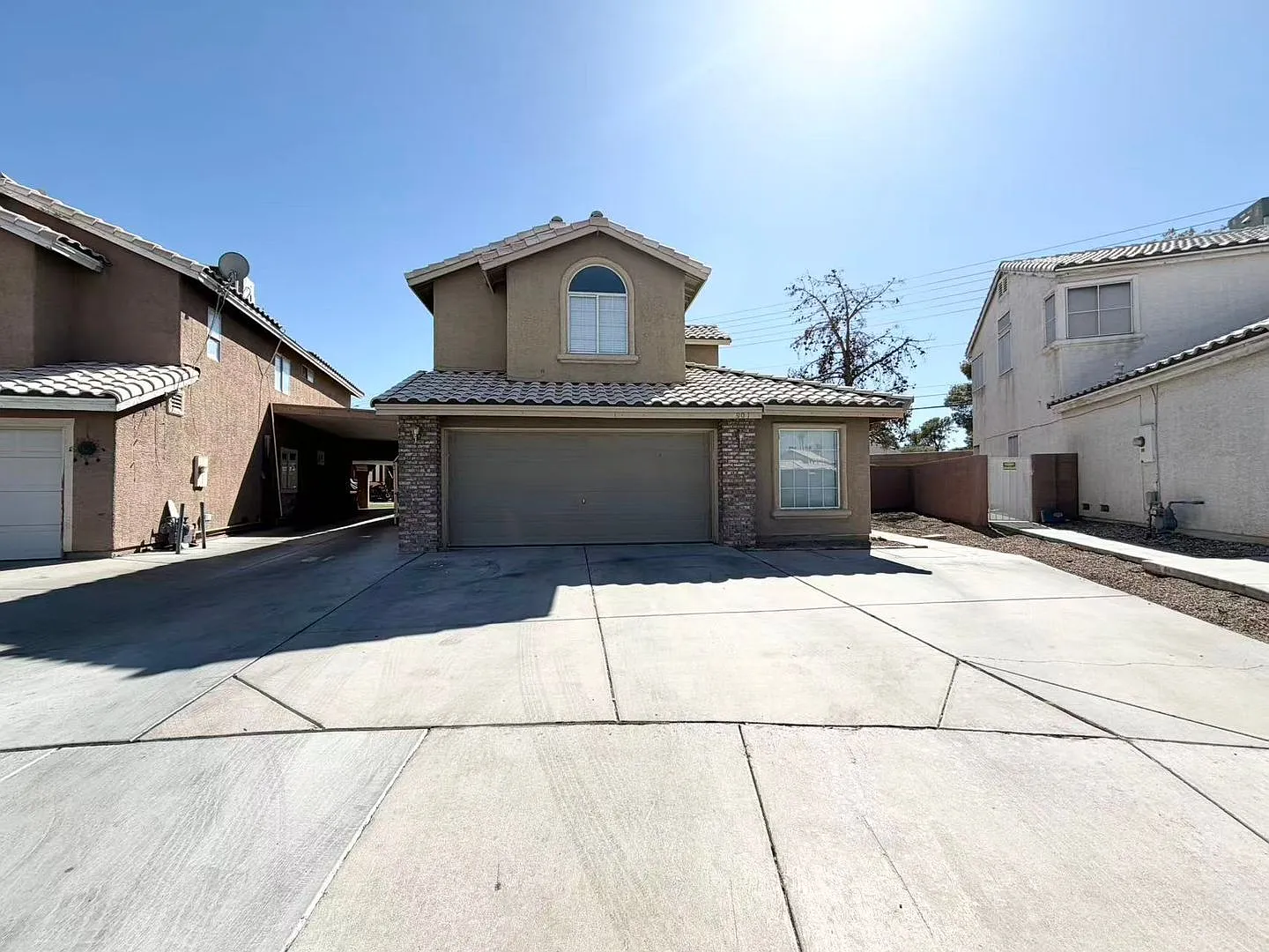 901 Golden Hawk Way — Photo 1