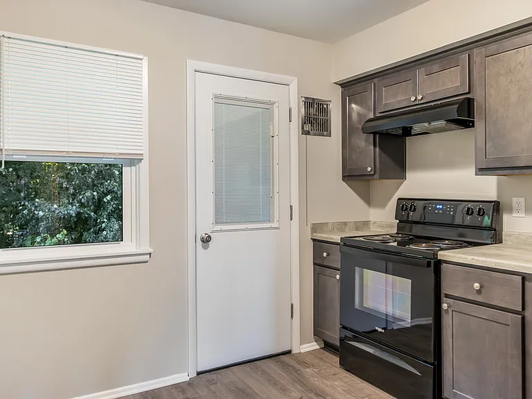 7185 Euston St #2 — Photo 5