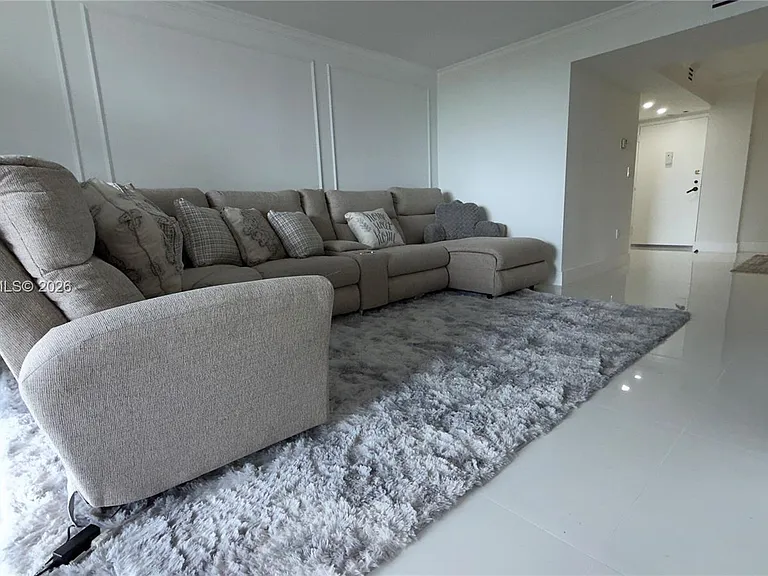 2333 Brickell Ave #614 — Photo 15