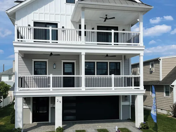 29 N Frontenac Ave, Margate City, NJ 08402