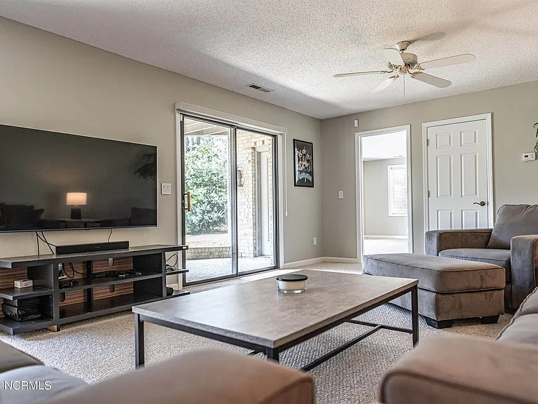 215 Plantation Dr — Photo 36
