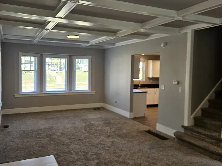 402 S Adams St — Photo 5