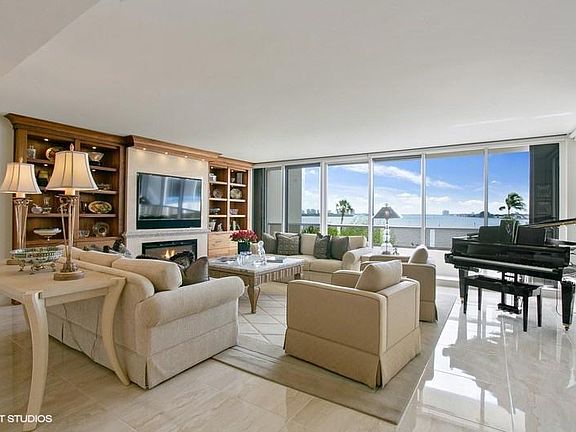 4th image of 100 Lakeshore Dr APT 255