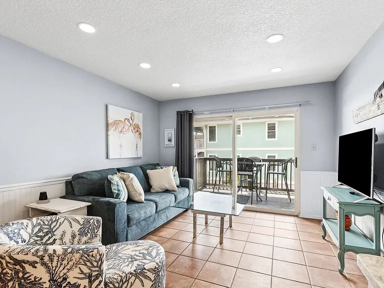 3056 S Fletcher Ave #203 — Photo 8