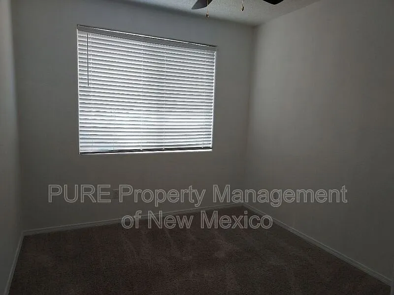 5 bed, 3.0 bath, 2994 sqft, $2,950 — Photo 4