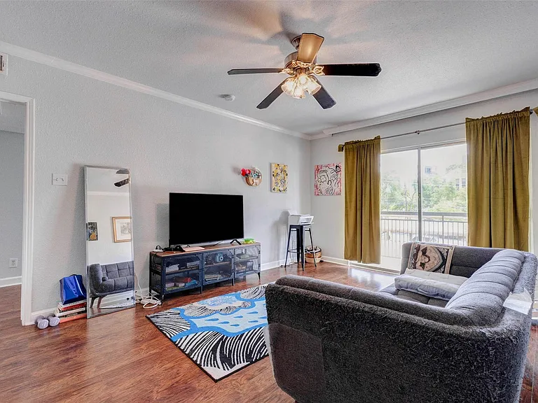 4515 Briar Hollow Pl #215 — Photo 6