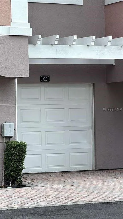1 bed, 1.0 bath, 945 sqft, $1,550 — Photo 2