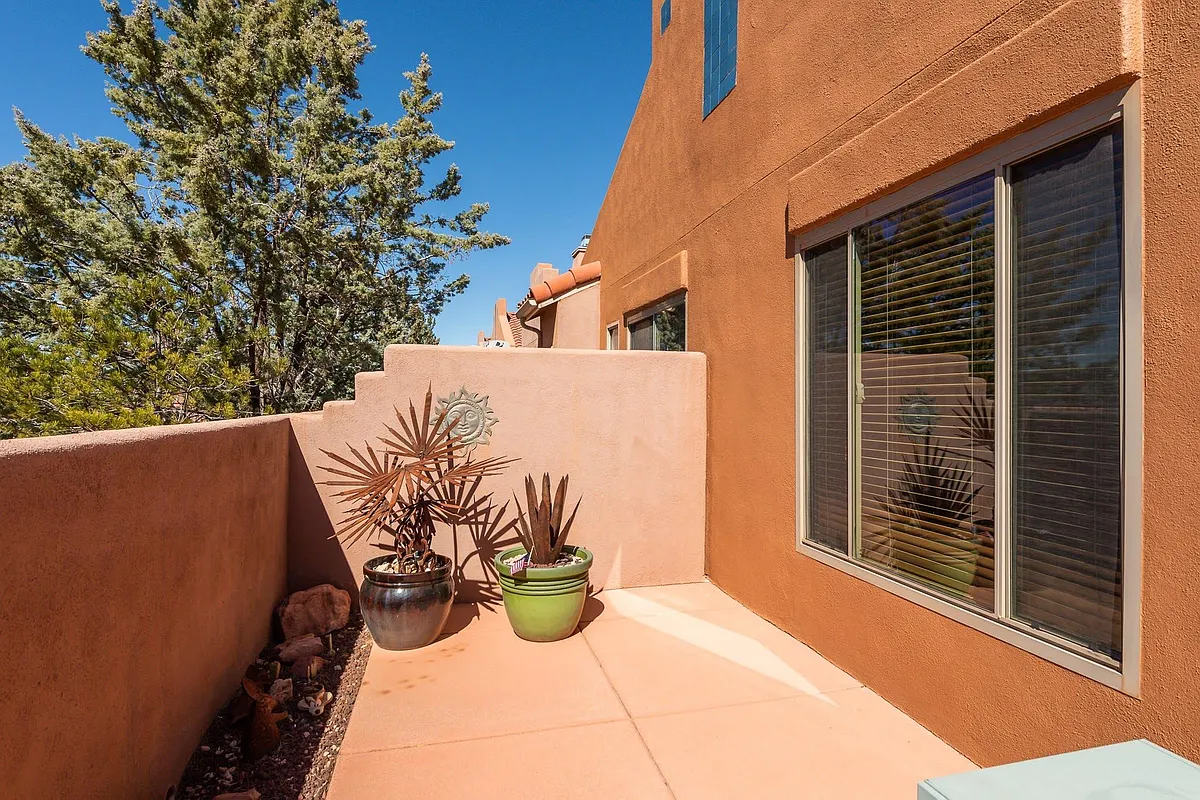 Building Photo - 601 Desert Sage Ln