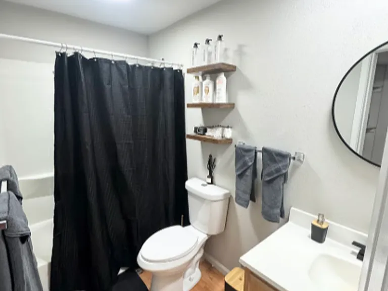 Ivywild Flats — Photo 23