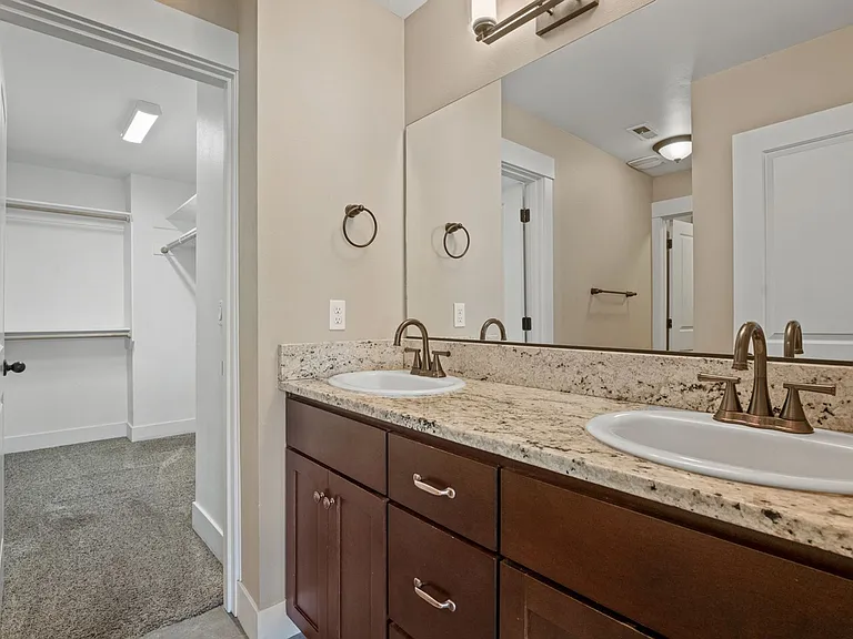 1064 SE Leonel Ln — Photo 26