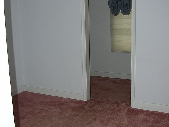 5th image of 22450 Milner St