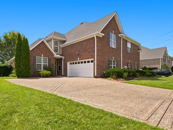 1009 Larkwood Dr, Hermitage, TN 37076