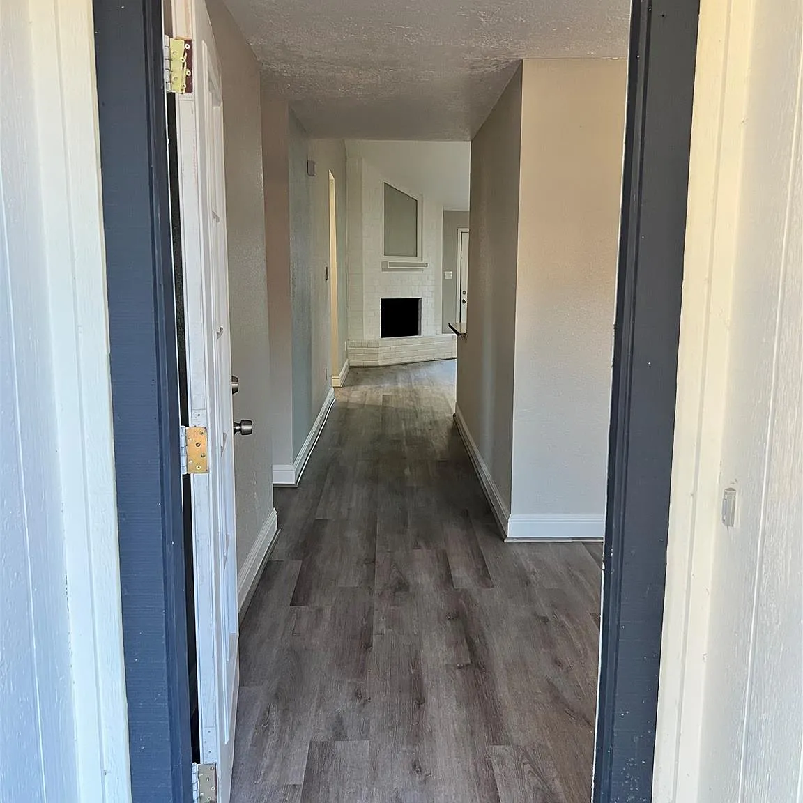 3 bed, 2.0 bath, 1695 sqft, $1,800 — Photo 2