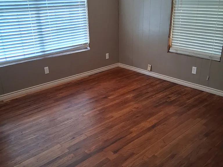 1210 S Weatherford St — Photo 8