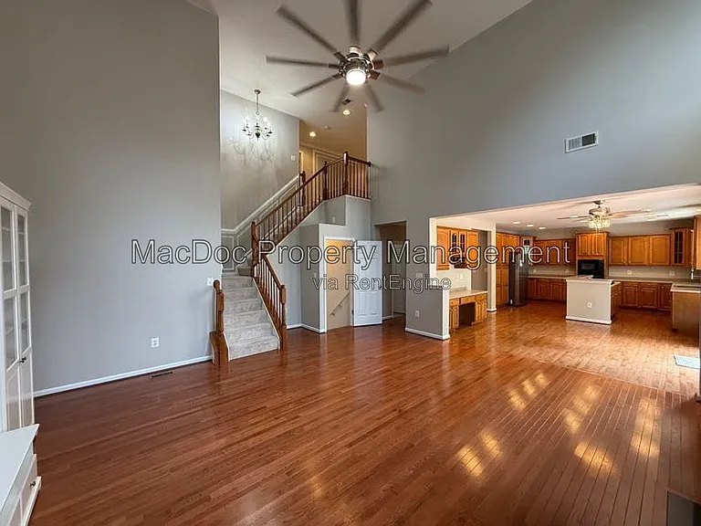 1404 Graham Dr — Photo 40