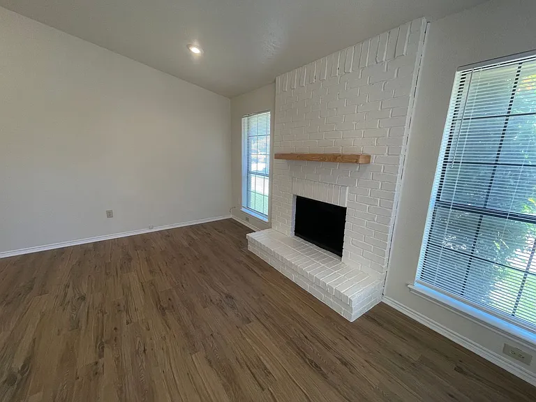 MTHLY - 3149 Tudor — Photo 6