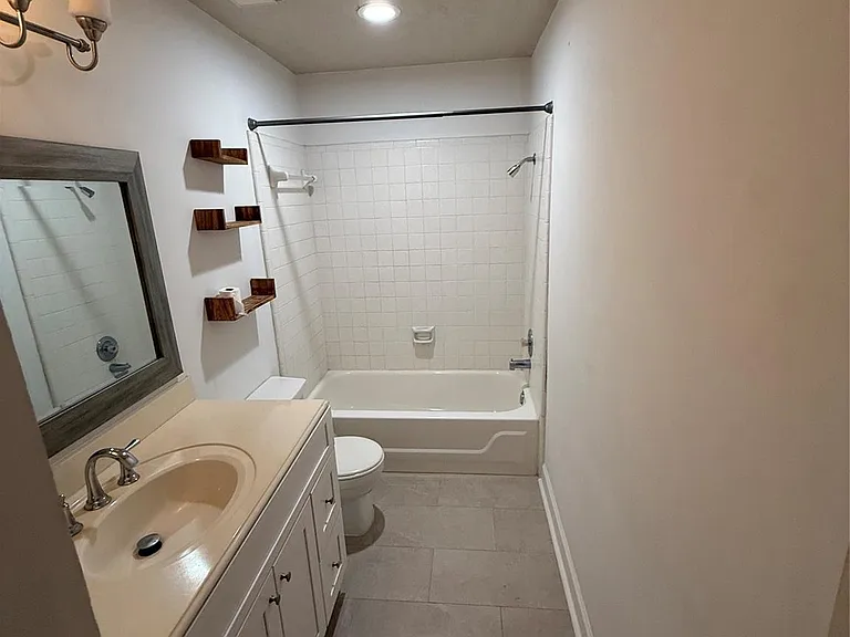 3211 Mesquite Dr — Photo 5