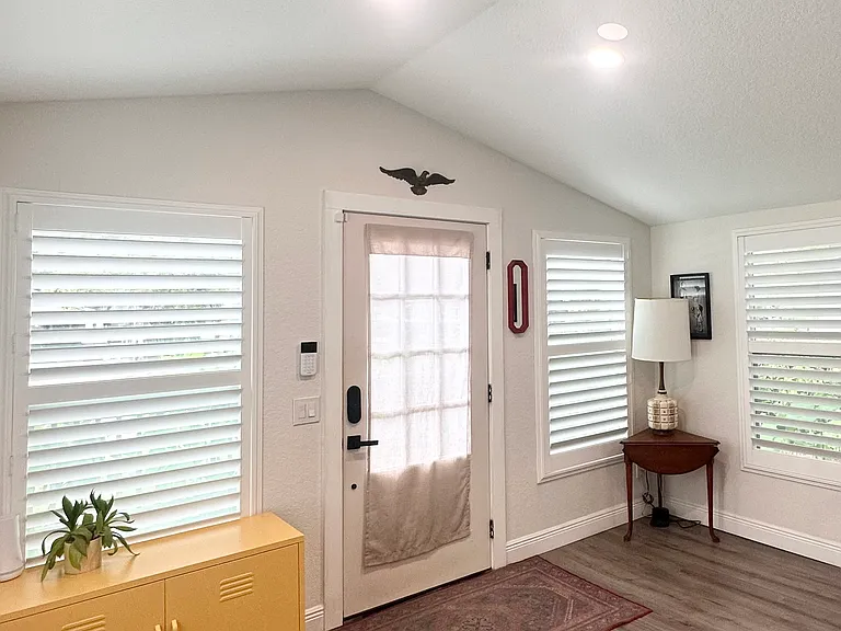 210 W Lambright St — Photo 8