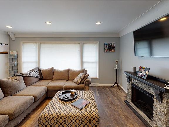 5th image of 6748 Eastgate Dr