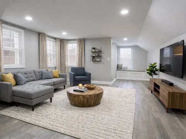 8509 S Muskegon Ave, Chicago, IL 60617