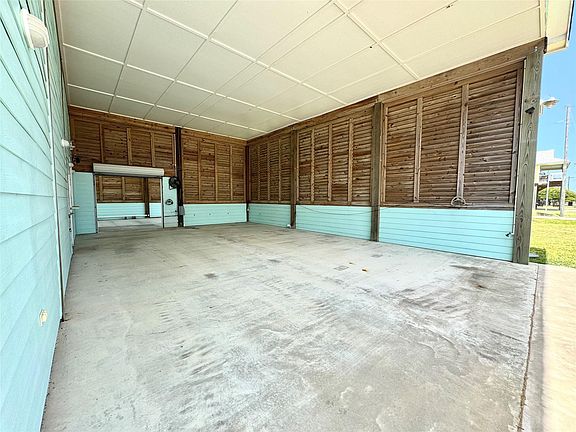 3rd image of 945 Alberdie Dr