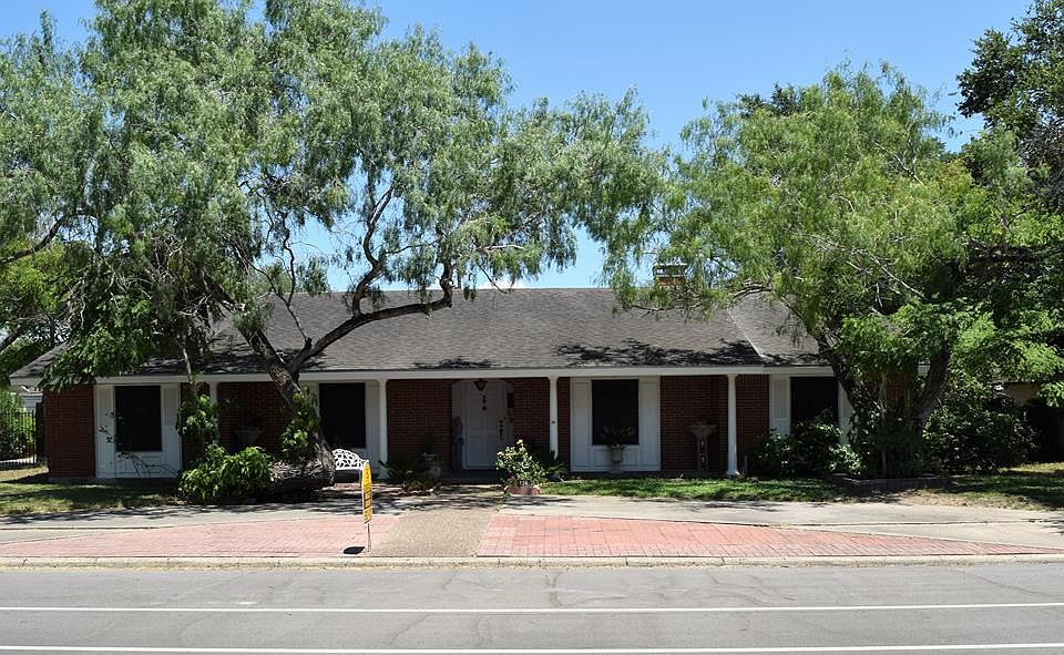 1st image of 124 N University Blvd